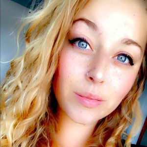 Meet your Posher, Devan